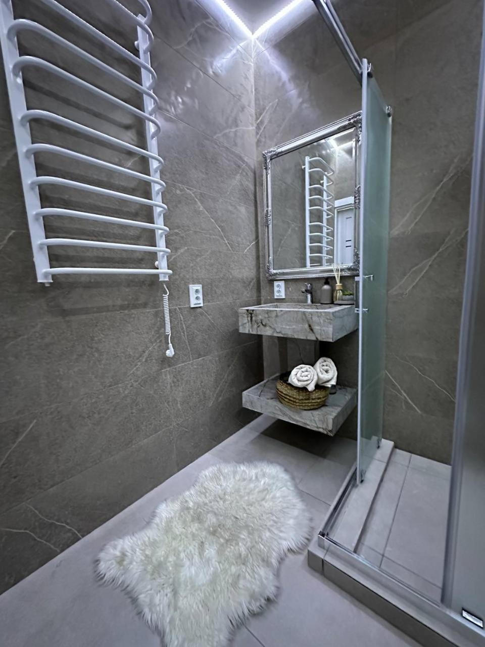 Rynok Square Apartman Lviv Kültér fotó